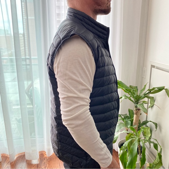 Men’s Ultra Light Down Grey Vest Size S - Picture 7 of 8